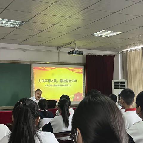 力倡孝德之风，勇做有志少年——太公镇中学特邀市政协副主席徐东山为我校学生讲思政课