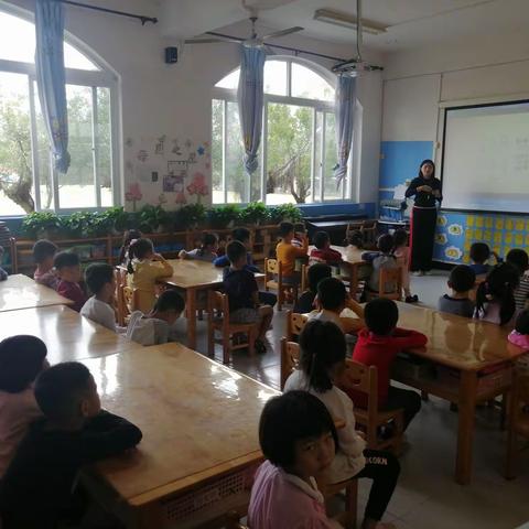 海口景山学校海甸分校幼儿园———大班组感恩节活动