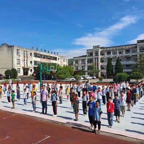 群英荟萃 争当新时代好少年——2022年海溪乡学校“五好学生”表彰典礼