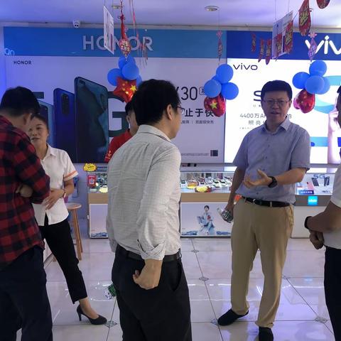 海南联通谢华总经理莅临乐东县分公司调研指导工作