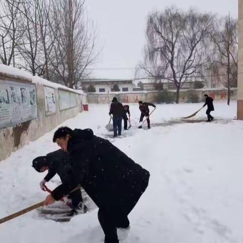 枣林中学平安志愿者在行动