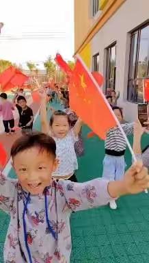 小小中国心·满满爱国情——龙湖阳光幼儿园