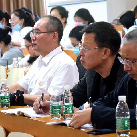 立足新课标，构建新课堂——海南中学“双新“成果展示活动语文学科专场