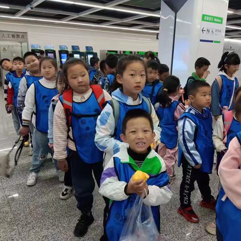 畅游贵阳——甲秀楼（低年级组）