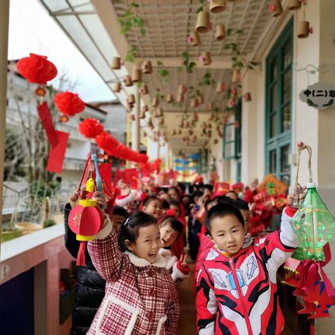 春暖花开  萌娃归来——明溪县实验幼儿园中（二）班一周剪影