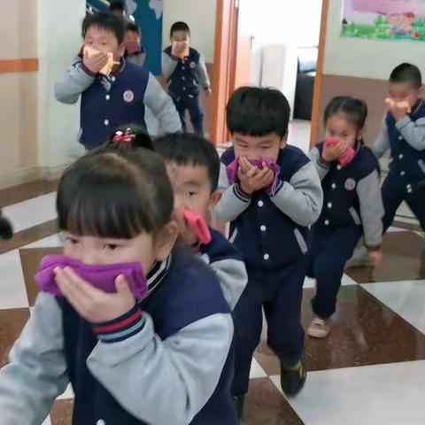 大手拉小手      消防安全记心中——滨海一园参观临海产业园区消防中队实践活动