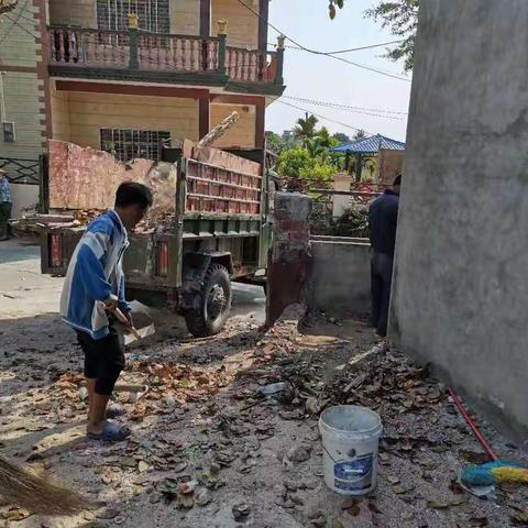 凤岭村开展村庄清洁冬季战役行动暨“五爱”环境卫生健康大行动