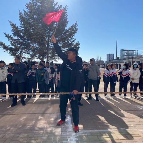 拔河比赛展风采      团结奋进暖人心—沙后所中学开展学生拔河比赛活动