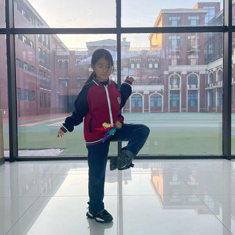 黄小丫————-毽球社团课