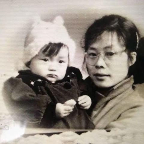 翻出家里的老照片