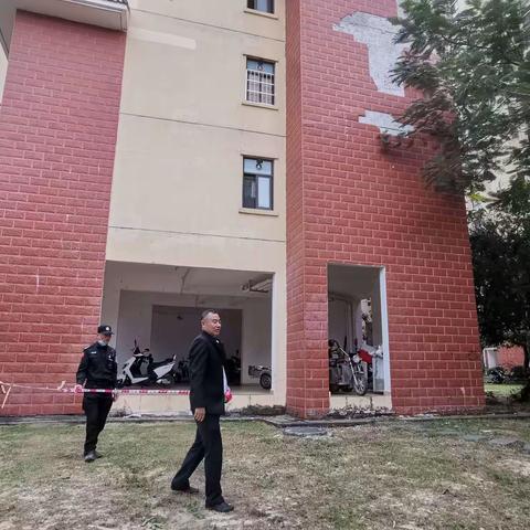 三亚市吉阳区六道社区组织福海苑物业共同做好防台工作