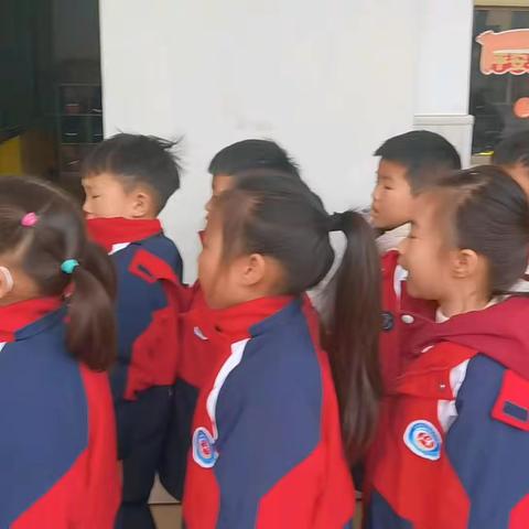 欣欣向“龙”开学季