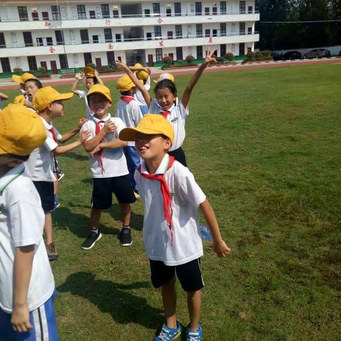 清流县实验小学五年级(2)班赴实践基地学习