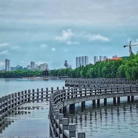 雨后遗爱湖