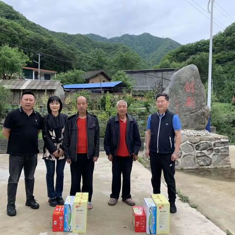 东关南街街道办赴七安子村走访慰问帮扶对象  巩固精准扶贫成果