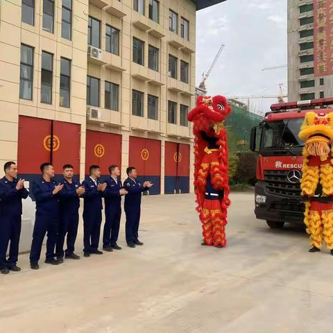 红门添利器 新车鼓斗志——华城路消防救援站新装备十八吨泡沫水罐消防车配备到位