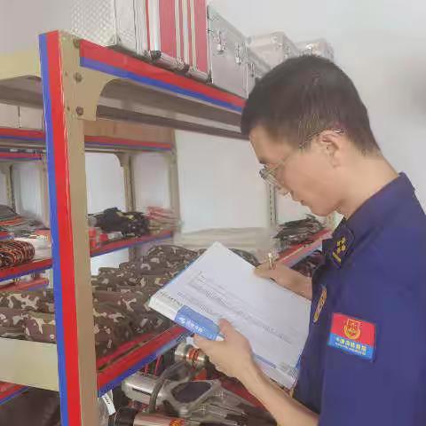 【经开消防】支队后勤装备科深入华泽路消防救援站开展装备技师三人小组巡检工作