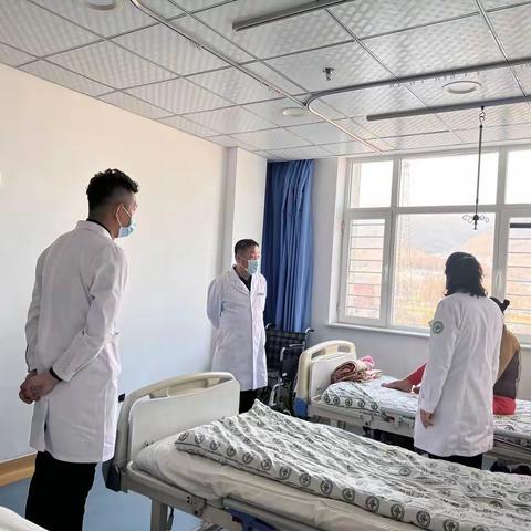 “牵手医患 共度佳节”