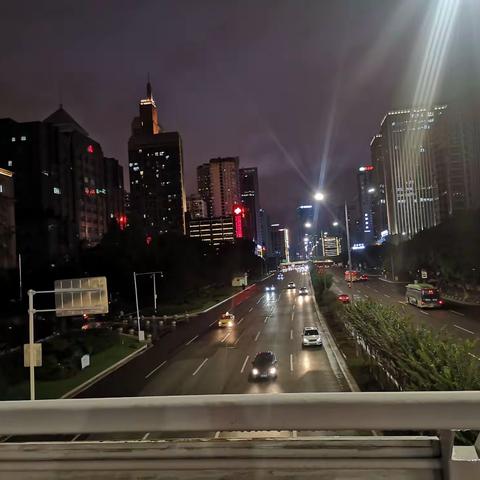 城市夜归路偶感