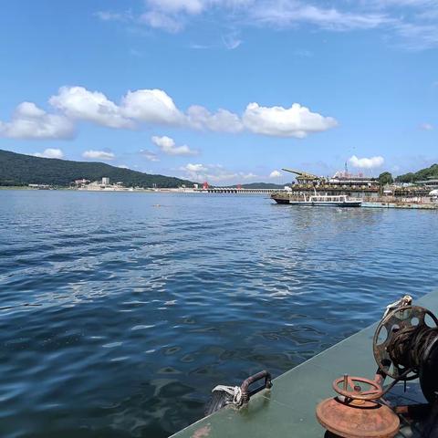 2023.8.16一家人游览松花湖，品尝三花一岛鱼宴。