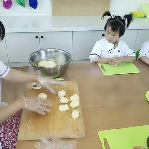 【天王镇八庙幼儿园】--小班         第十八周保教活动回顾