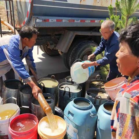 方塌镇端午送水解村民栽种之需