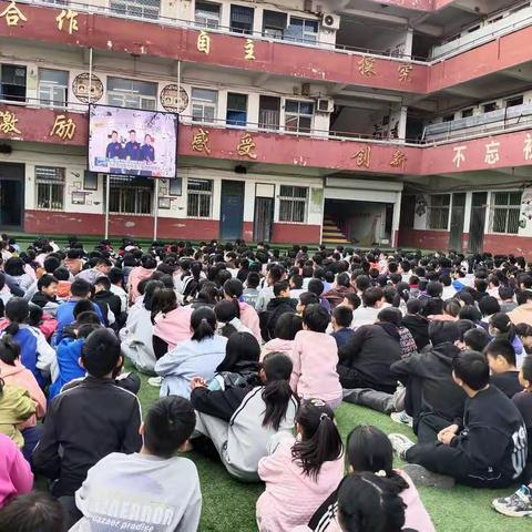 “赴天宫相约，与繁星相会”——福堪镇初级中学观看《天宫课堂》