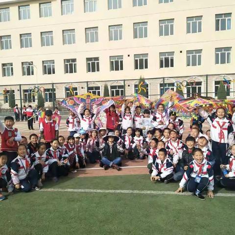 【清明】忙趁东风放纸鸢