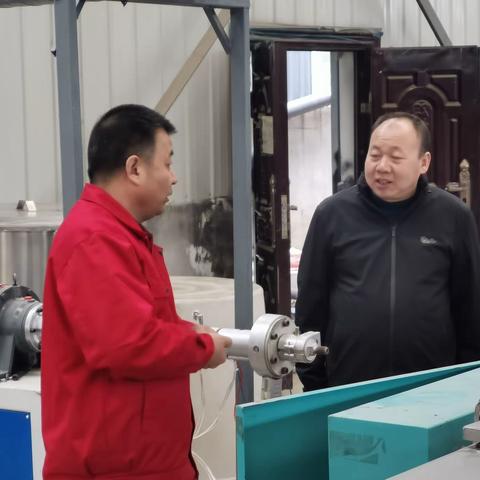 助力项目推进，强化安全意识——临潼区新丰街办上门开展亲商助企活动