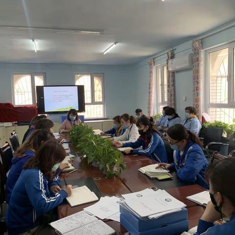 “防疫演练，培训学习，备战开学”——石河子市机关第二幼儿园为顺利开学做准备。