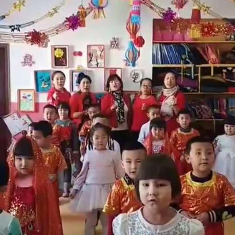 和丰县蓝天幼儿园大二班欢庆元旦