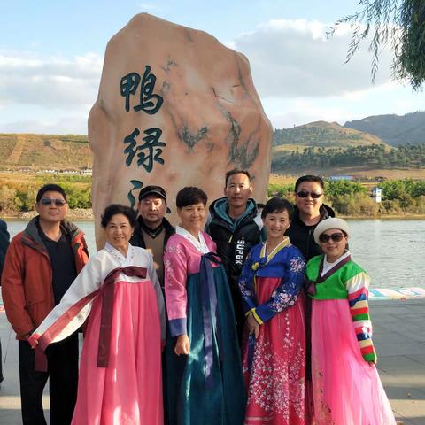 【草原之行】十四，  绥芬河—人头楼、俄罗斯商品集散中心。  临江市鸭绿江江心公园、大栗子溥仪宣诏退位旧址。