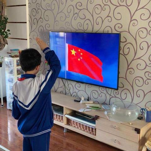 齐心抗疫情   停课不停学 -------世纪城学校二年三班开学第一课