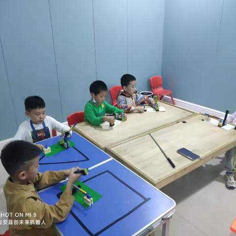 创未来机器人：11月12日上午10：20—11：50极光课程反馈