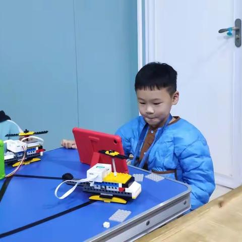 创未来机器人：11月18日上午10：20—11：50极光课程反馈