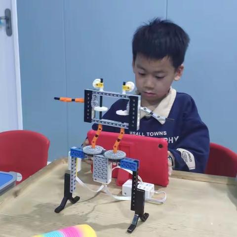 创未来机器人：11月11日晚上19：00—20：30极光课程反馈