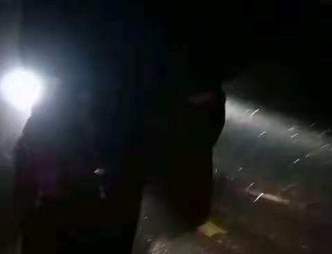 冽冽风雪夜，拳拳为民情