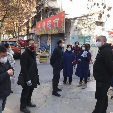 让党徽在疫情防控工作中熠熠增辉