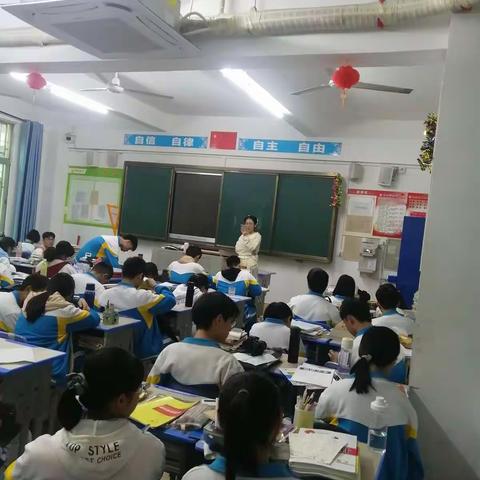 高二年级期末大扫除活动纪实