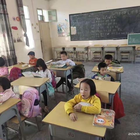 “万般皆下品，唯有读书高”，车溪乡罗坑小学三年级