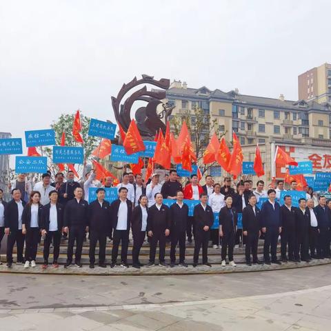 云梦县人民医院志愿者服务队助力“万步有约”健走激励大赛暨第35个爱国卫生月启动仪式