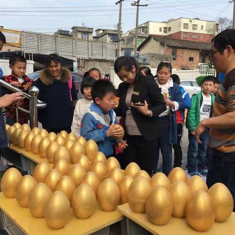 茶陵巨人教育春季开班砸金蛋活动火爆进行