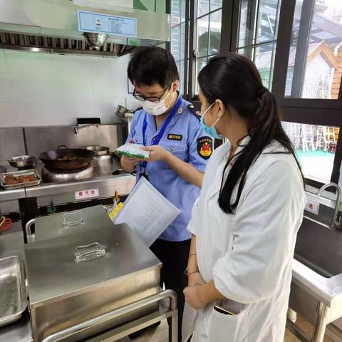 小东门所开展幼托机构食堂食品安全检查，为复课保驾护航