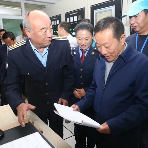 秦军检查节日旅游安全工作