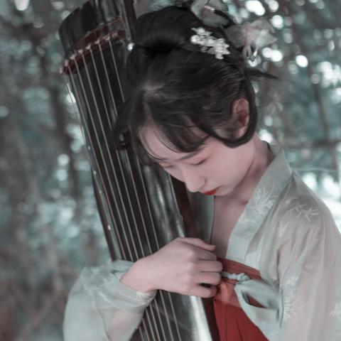 何（荷）处觅知音——只此青绿