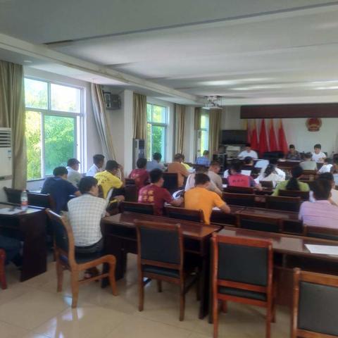 脱贫攻坚工作部署会议