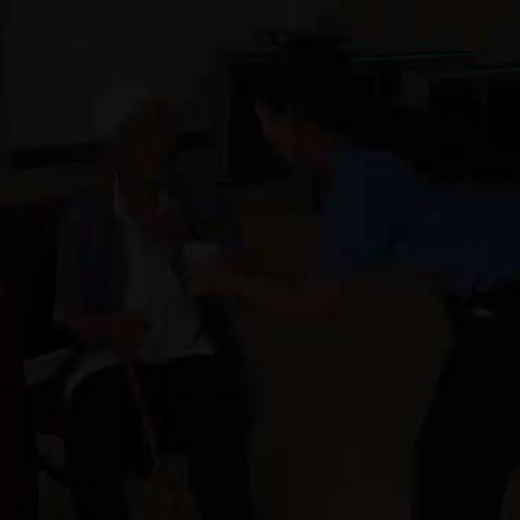 患病老人走失，榆林车站工作人员悉心安置