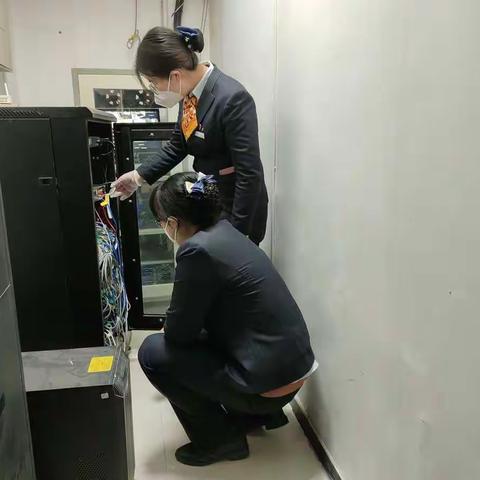 泰安路支行开展元旦节前安全大检查