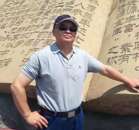 辽宁博雅诗人闫崇民和他的《四季放歌》