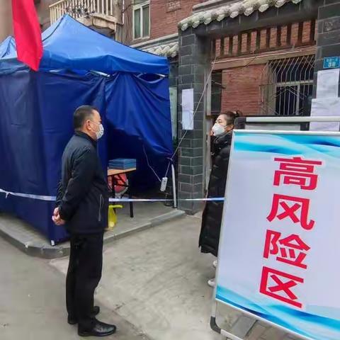 区人大常委会副主任何文前往柏树林街道督导疫情防控工作